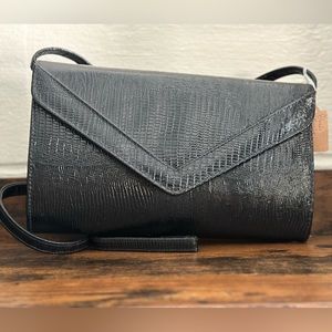 137• Black Snake Crossbody